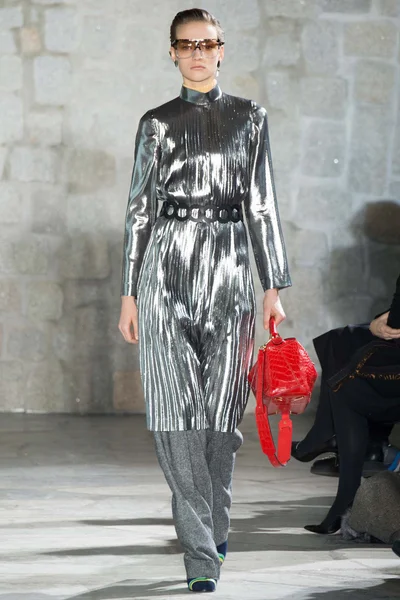 Look 14